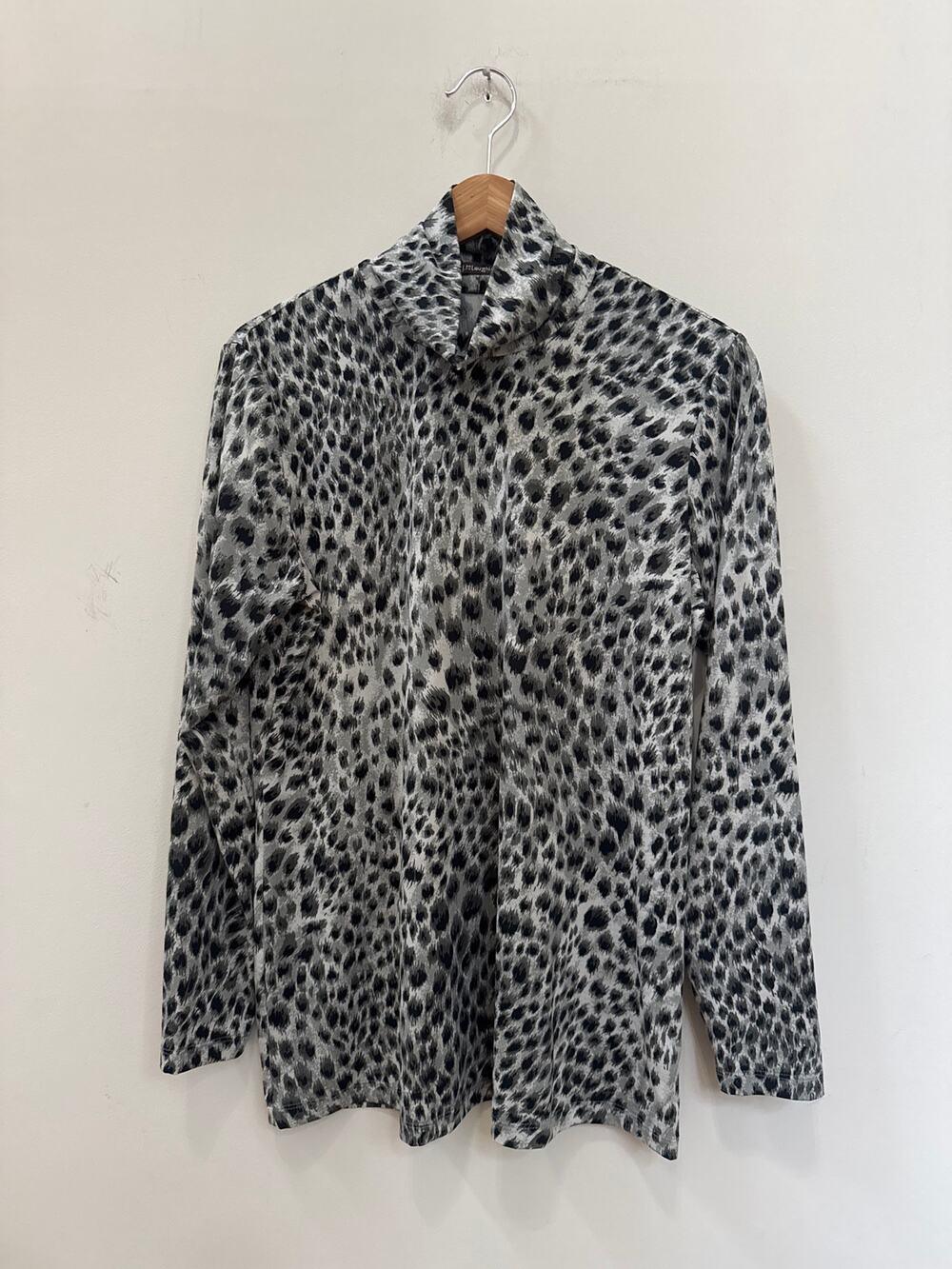 J McLaughlin Grey and Black Leopard Print Long Sleeve Turtleneck Layering Large